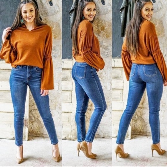 NWT. High-rise skinny jeans longer length - Picture 3 of 14